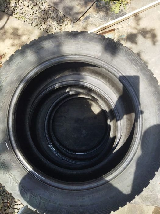 Продам комплект зимних шин