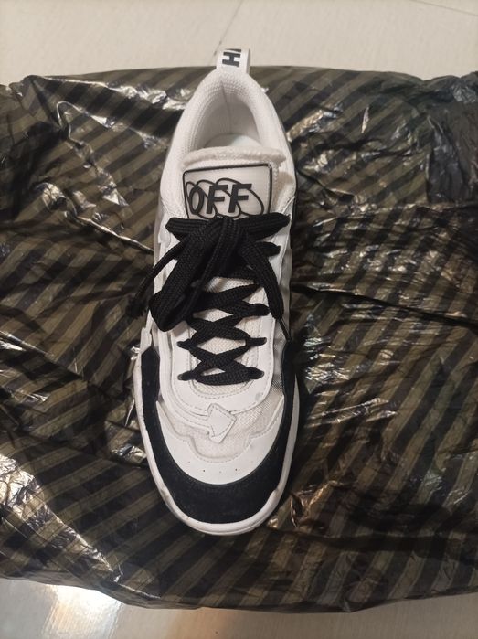 ând o gamă variată de adidași, perfecți pentru orice stil! Avem multe