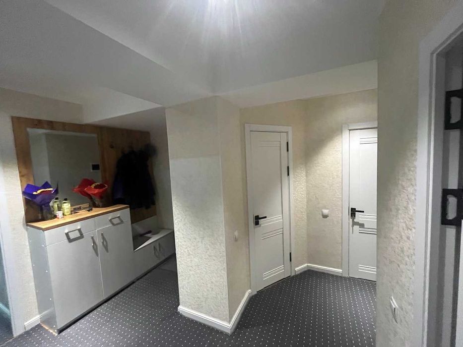 Yakkasaroy/Boburda 4 honalik kvartira sotiladi 4/8/9 110kv.m. ROVD