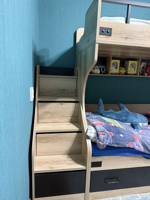 Двухярусная кровать