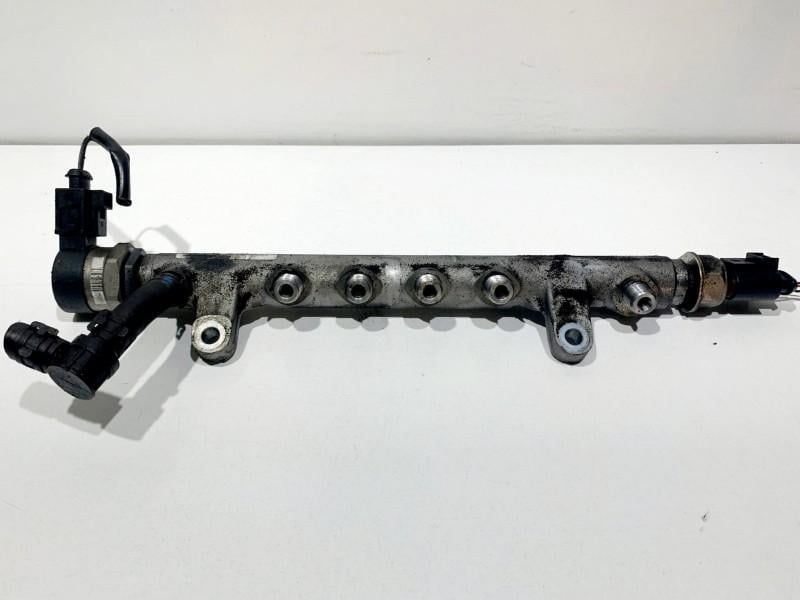 Rampa injectoare Volkswagen Golf 6 057130764H 2.0 tdi CBD, CBDC