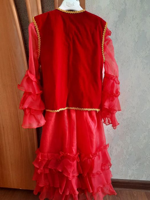 Нарядное платье детское бу