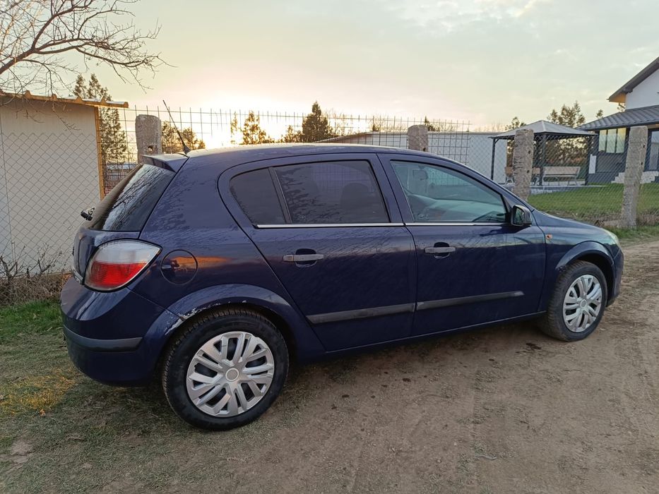 Opel Astra H . 1.7 CDTI