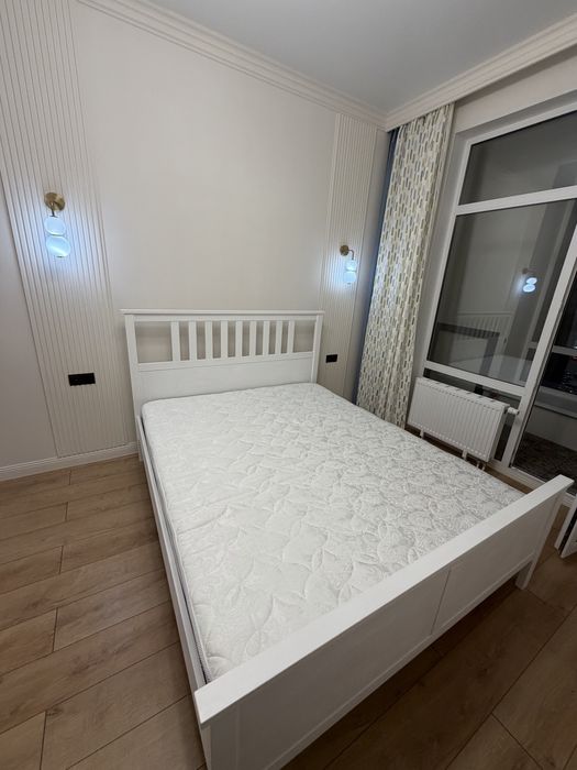 Кровать с матрасом