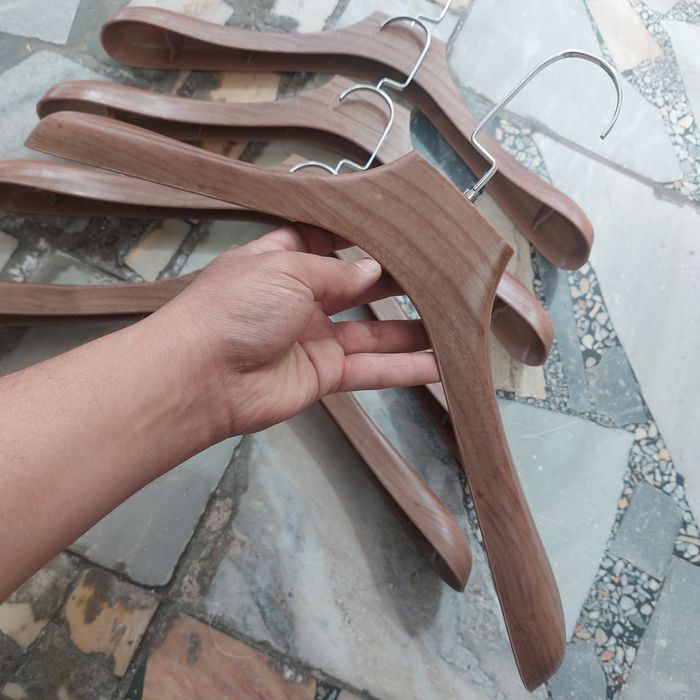 пластиковые Вешалка для одежды. Plastmassadan yasalgan kiyim uchun ves