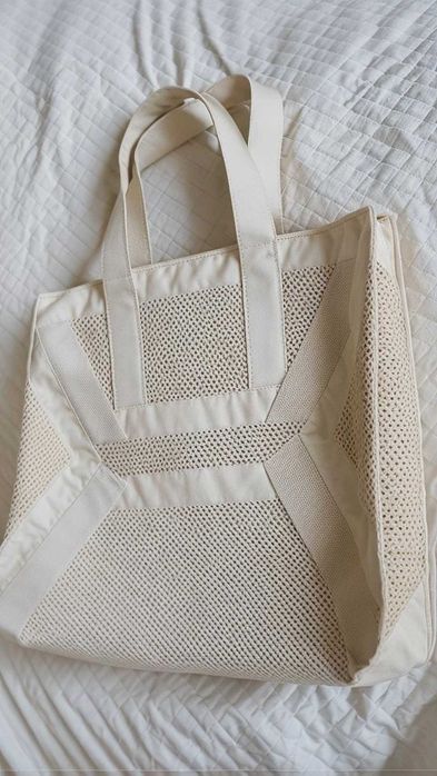 Big Tote book  Application