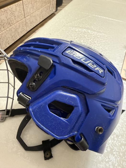 Продам шлем BAUER
