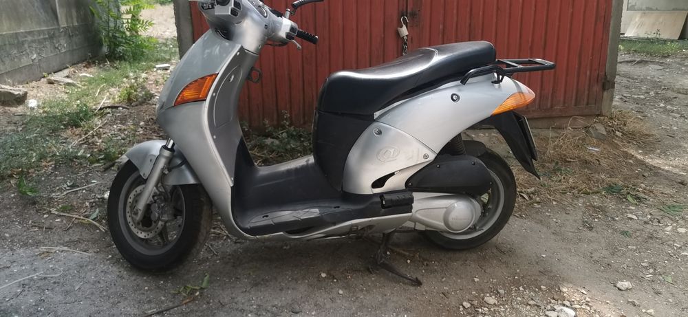 Мотоциклет Honda  Nes 150