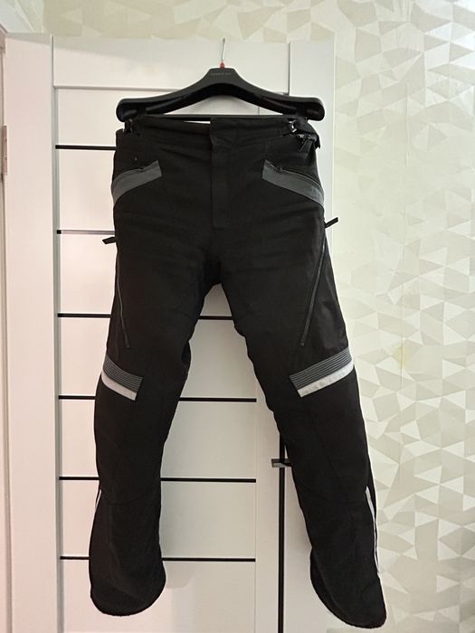Мотокуртка и мотоштаны Dainese