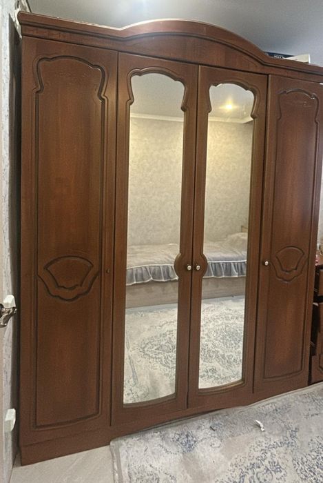 Шкаф 4 есікті сатылады