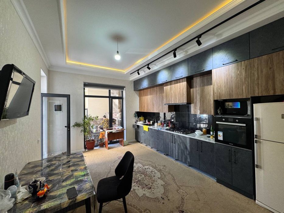 2 қаватли 6 хонали хонадон метро енида сотилади