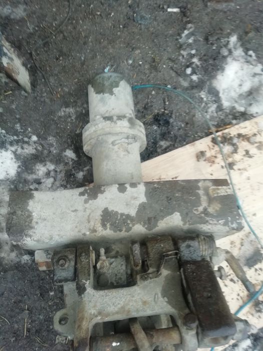 Фаркоп, оригинал стоит на Мерседесе