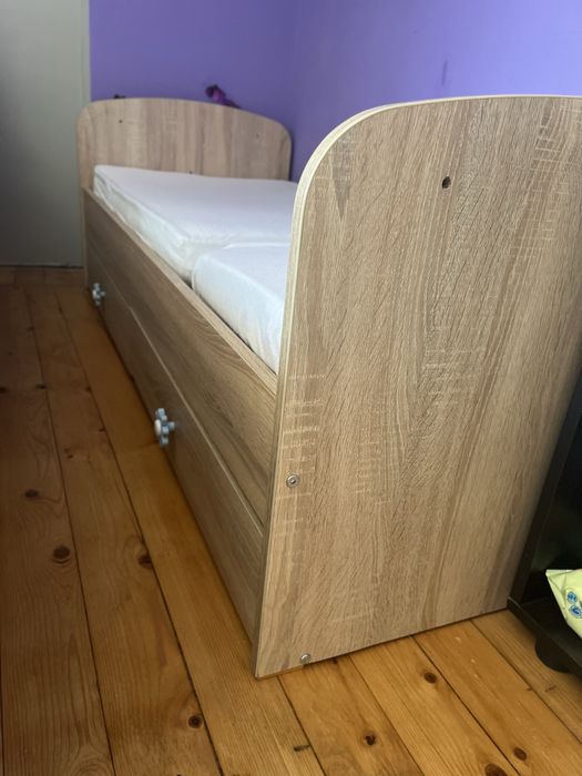 Креватче с включен матрак, обиколници и подложка за повиване