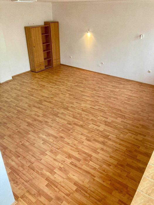 Дава се под наем Тристаен апартамент в Бургас, Център - 90 кв.м за 250 € - Снимка #10