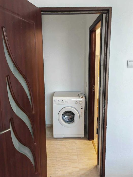 Persoana fizica, vand apartament 2 camere semidecomandat Alunisului, etaj 3