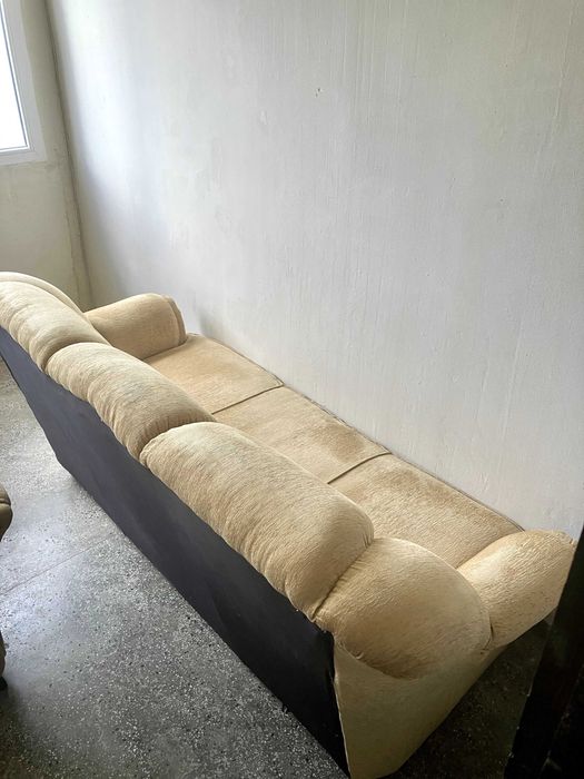 Разтегателен диван, фотиол, табуретка