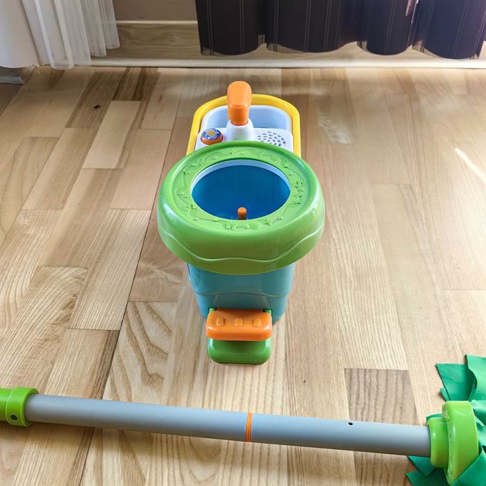 Интерактивна кофа за почистване Leap Frog