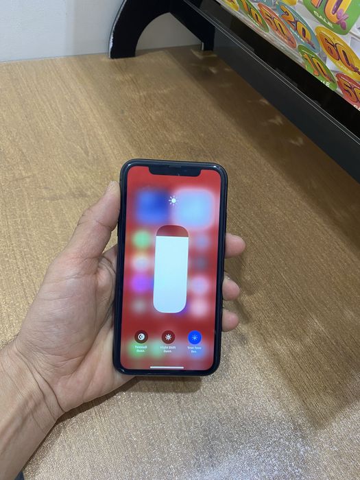 Iphone 11 batareka 81%