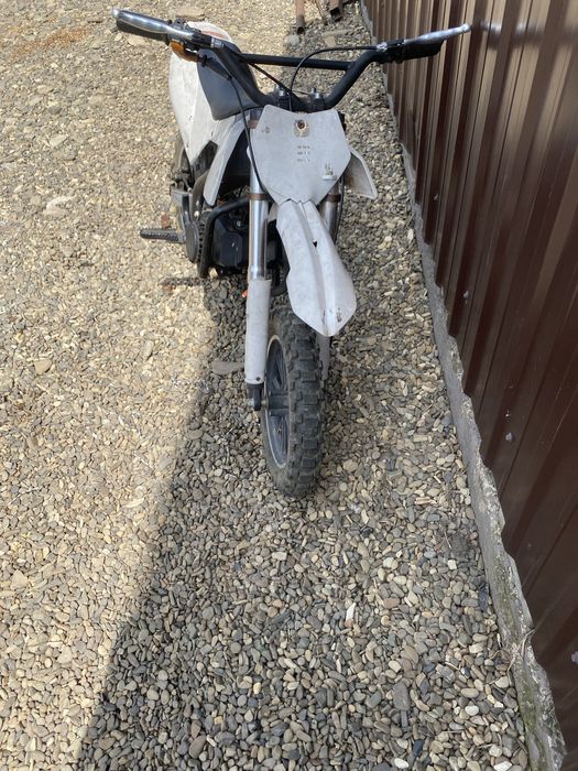 Cross 50cc 2 timpi functional 150€ pret negociabil.