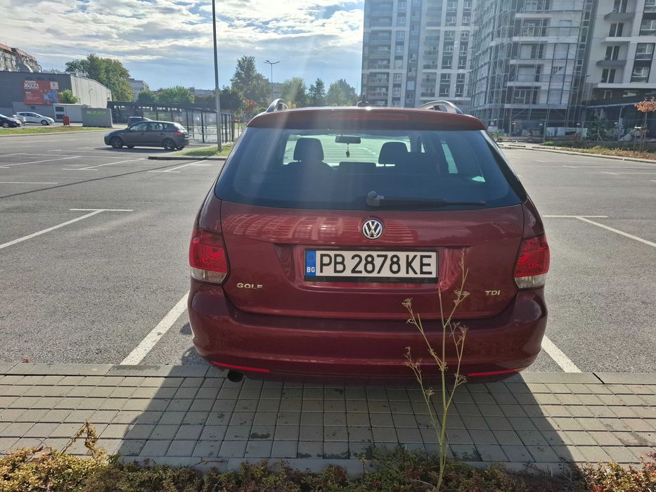 VW GOLF 6 комби 1.6 105кс 2011г