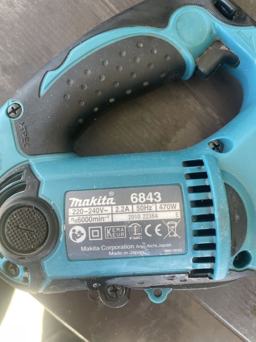 Vand Makita 6843