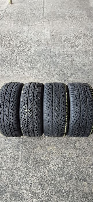 4 anvelope iarna Vredestein,fata 225/45/18,spate 255/40/18.Pret/bucata