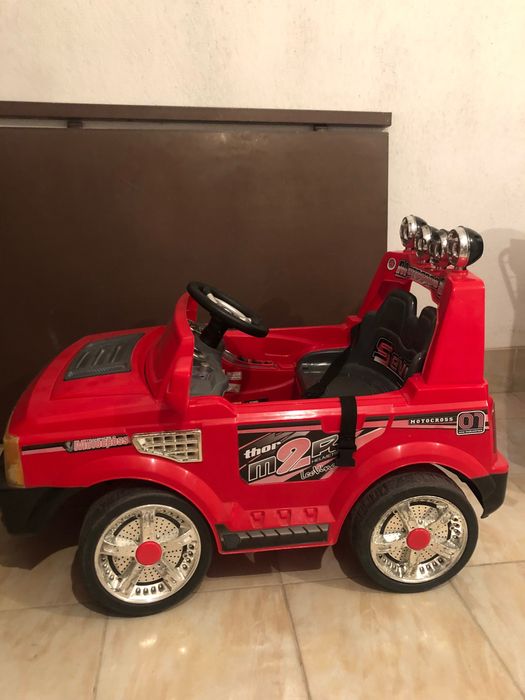 Акумулаторна кола за деца