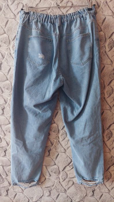 Чисто нови дънки