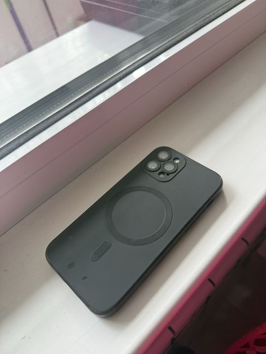 Iphone 12 Pro перфектен + аксесоари