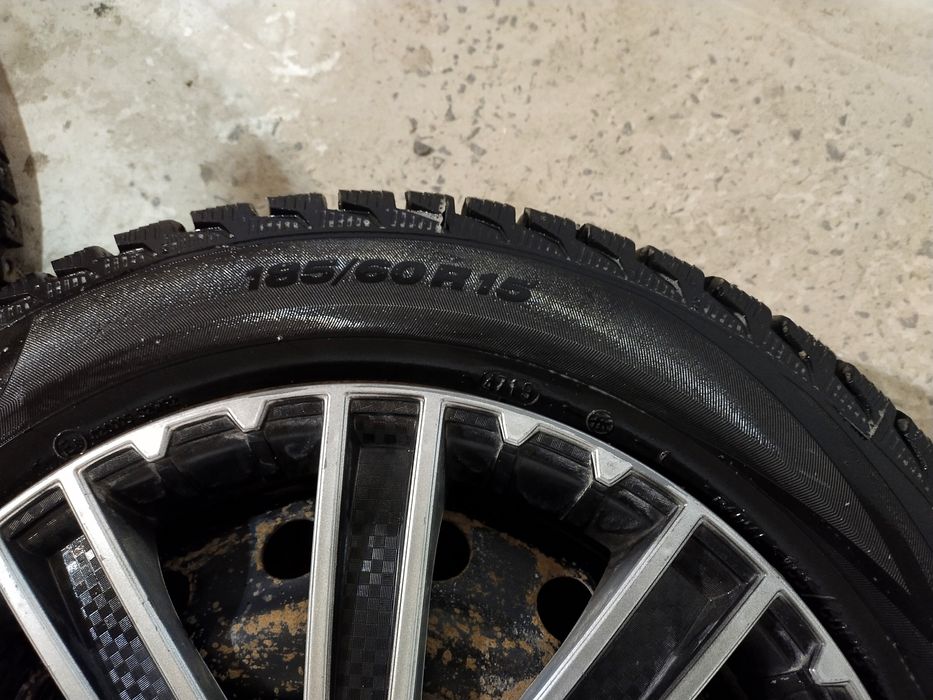 Продается Шины зимние размер15