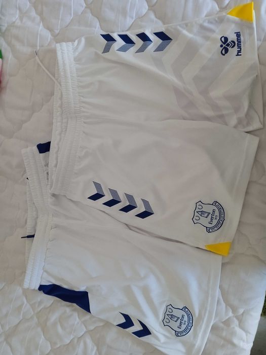 Hummel Everton къси панталони  размер 164