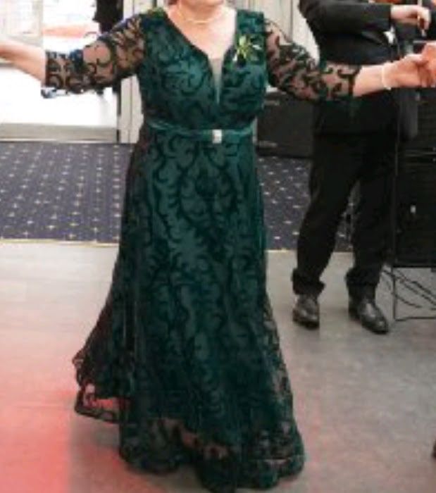 Vând rochie elegantă. ,mărimea 50 .