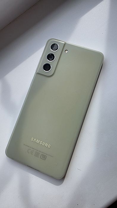 Продам телефон Samsung s21fe
