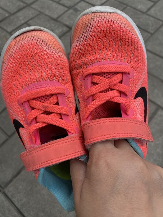 Продам кроссовки nike летние