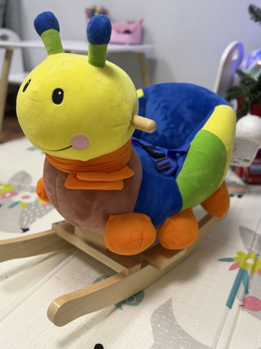 Люлка гъсеница със звук