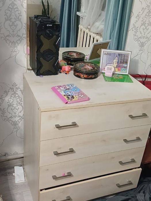 Продаю спальный гарнитур