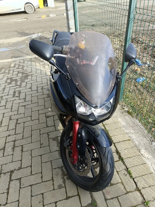 Kawasaki ER6F 650 2006 – lovită dreapta – pornește