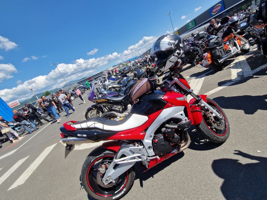 Vand sau schimb Suzuki GSR 600U