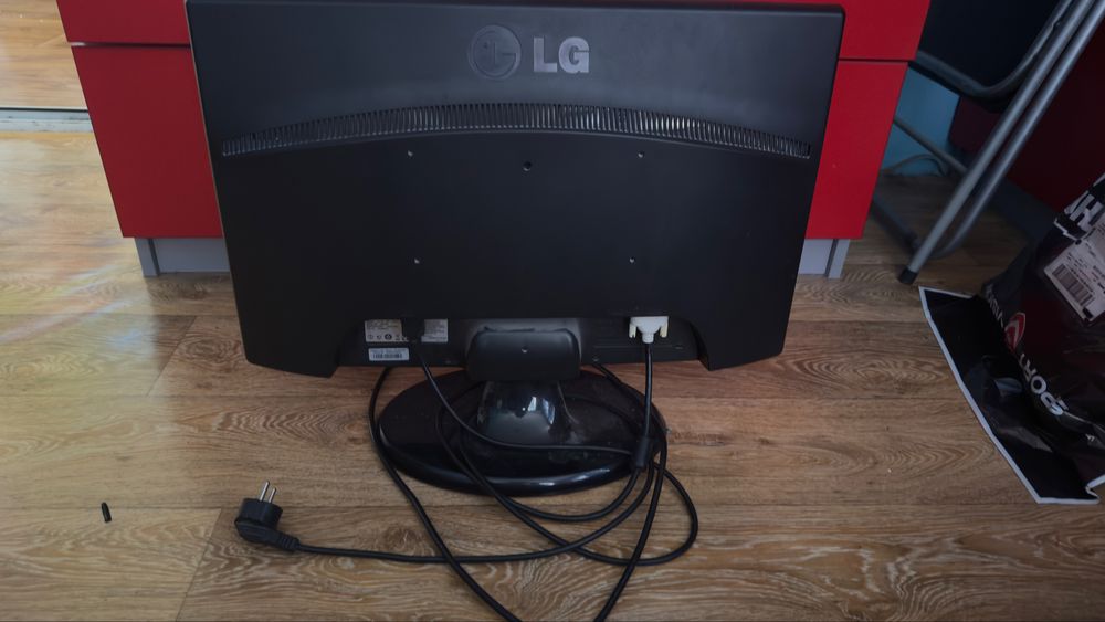 Lg монитор 22.5in