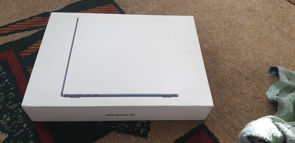 Масbook Air 15.3 m4. 16 ram 256 ssd