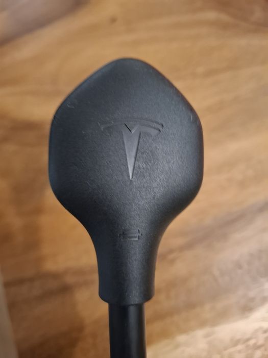 Оригинално зарядно tesla шуко адаптер UK
