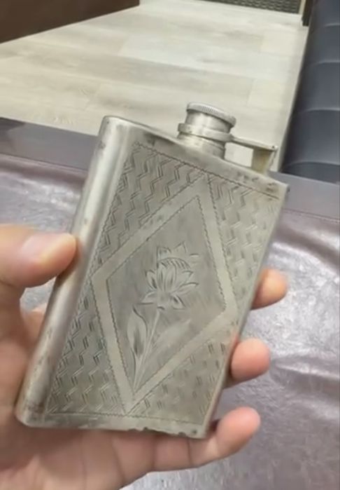 Элегантный бутылка для виски 193,9гр 875 проба из Германий