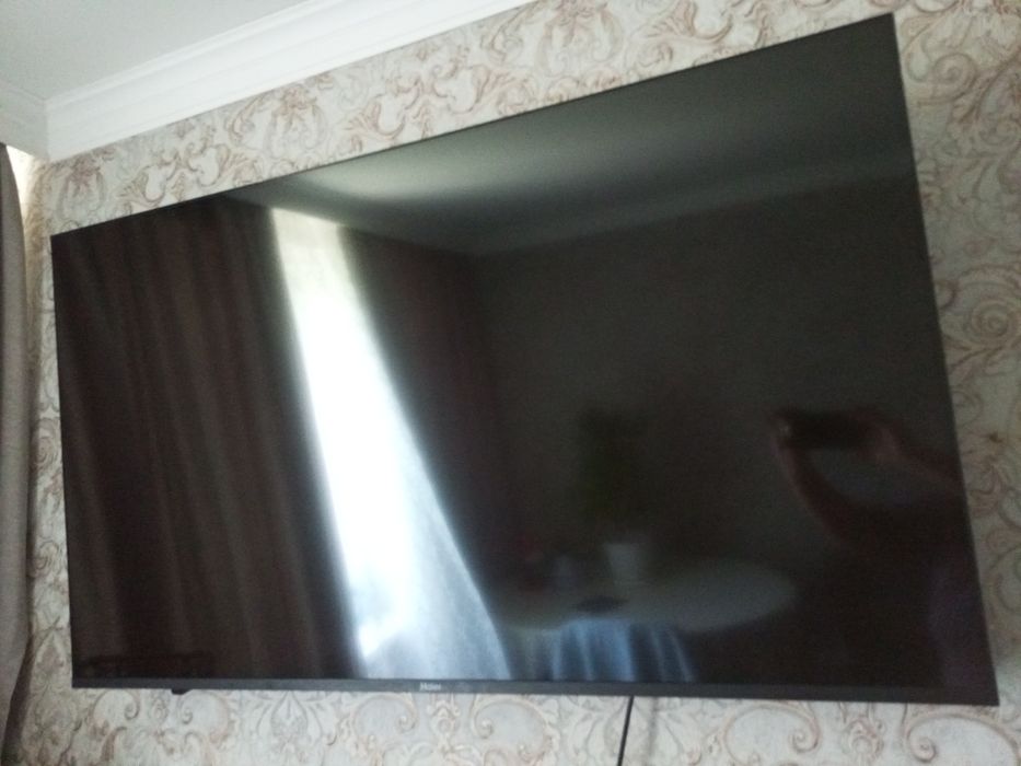 Телевизор смарт, диагональ 55 . Срочно продам .