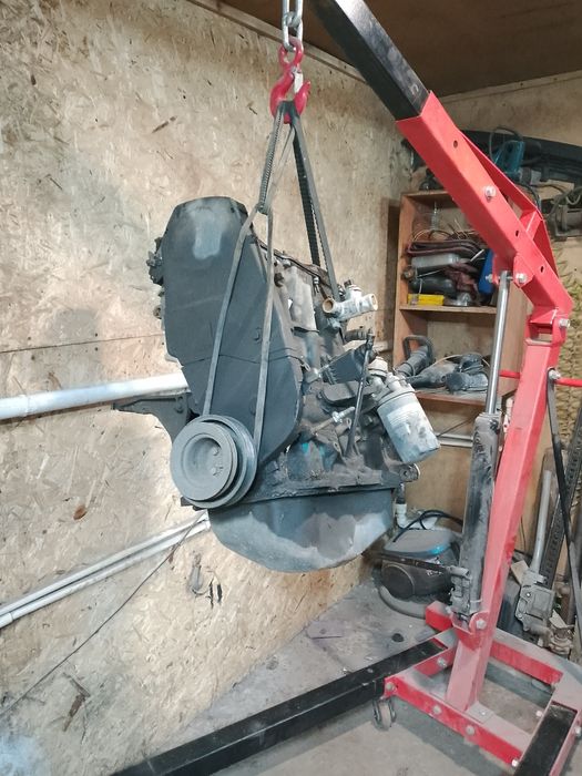 Мотор 2 литровый