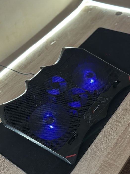 Подставка охлаждающая для ноутбука Xtreon