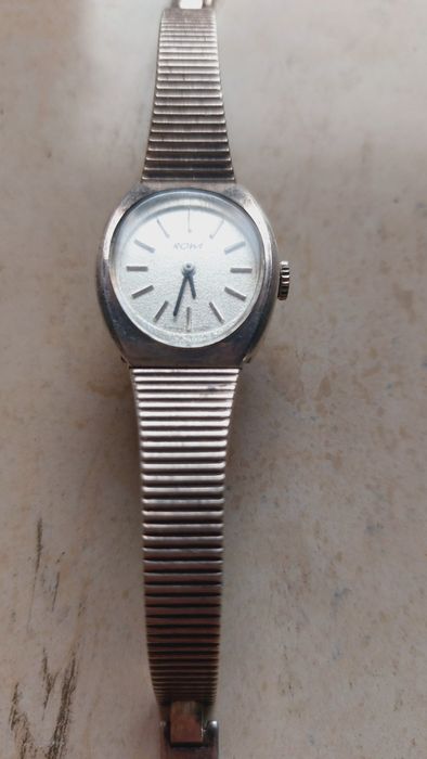 Сребърен швейцарски механичен дамски часовник Rowi