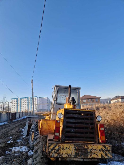 Погрузчик ковшовый