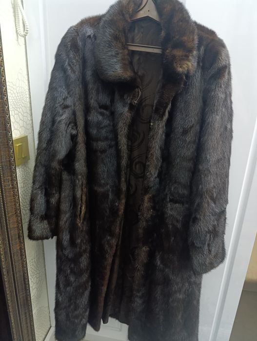 Шубу продам 140см