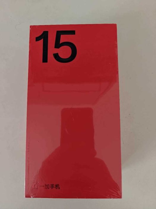 OnePlus 15 12/256GB NOU cu OXYGEN OS