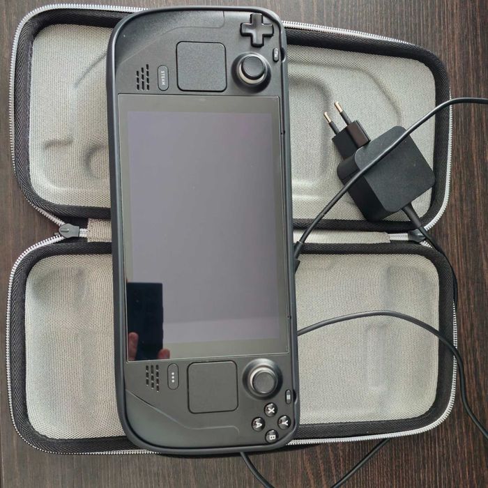 Steam Deck 512GB LCD-Stare Impecabilă + Pachet Complet Accesorii